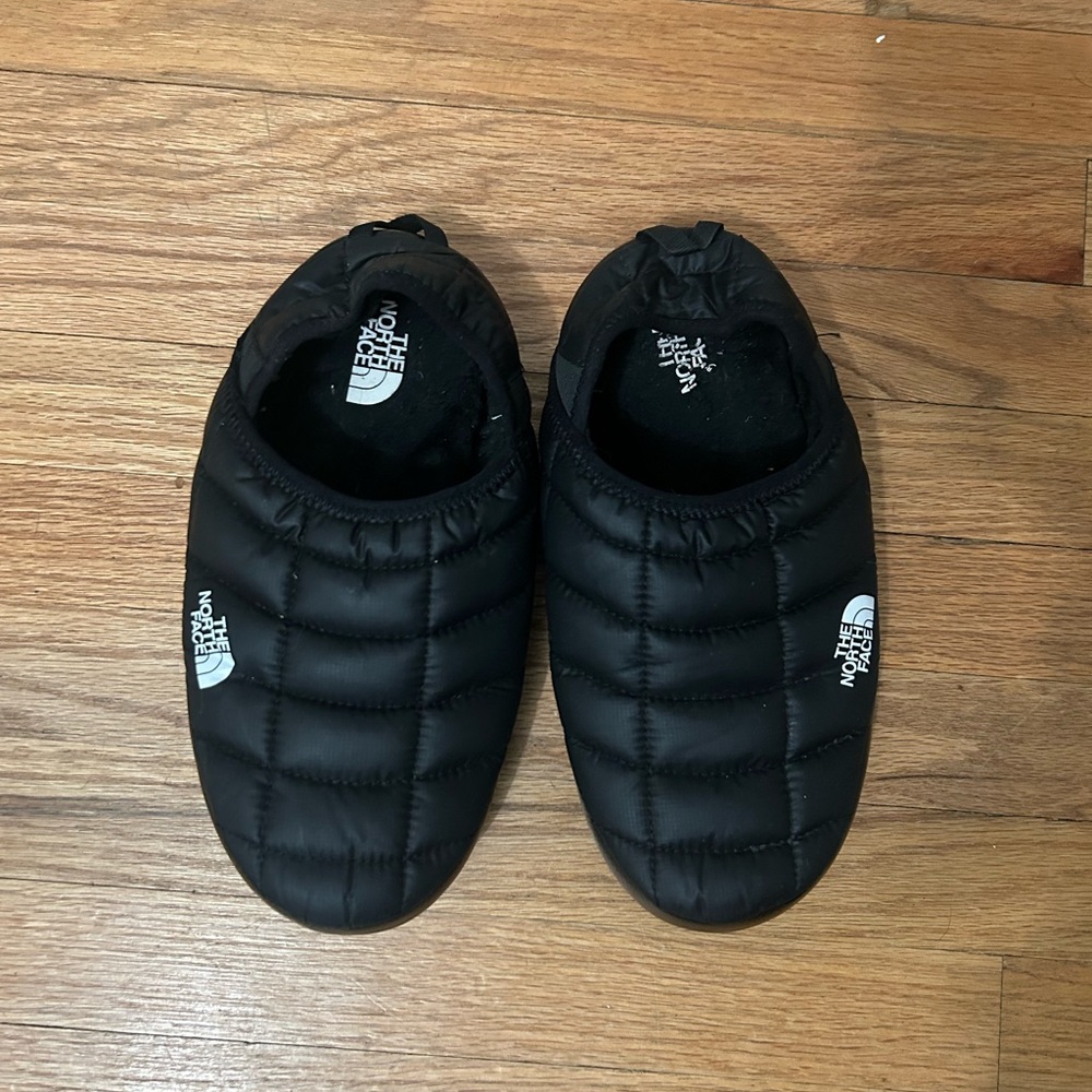 The North Face Black Quilted Slippers